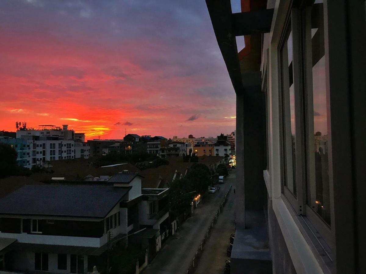 Tropical Sunset Hotel Patong Екстер'єр фото